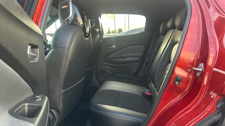 Nissan Juke 1.0 DiG-T 114 Tekna 5dr Petrol Hatchback